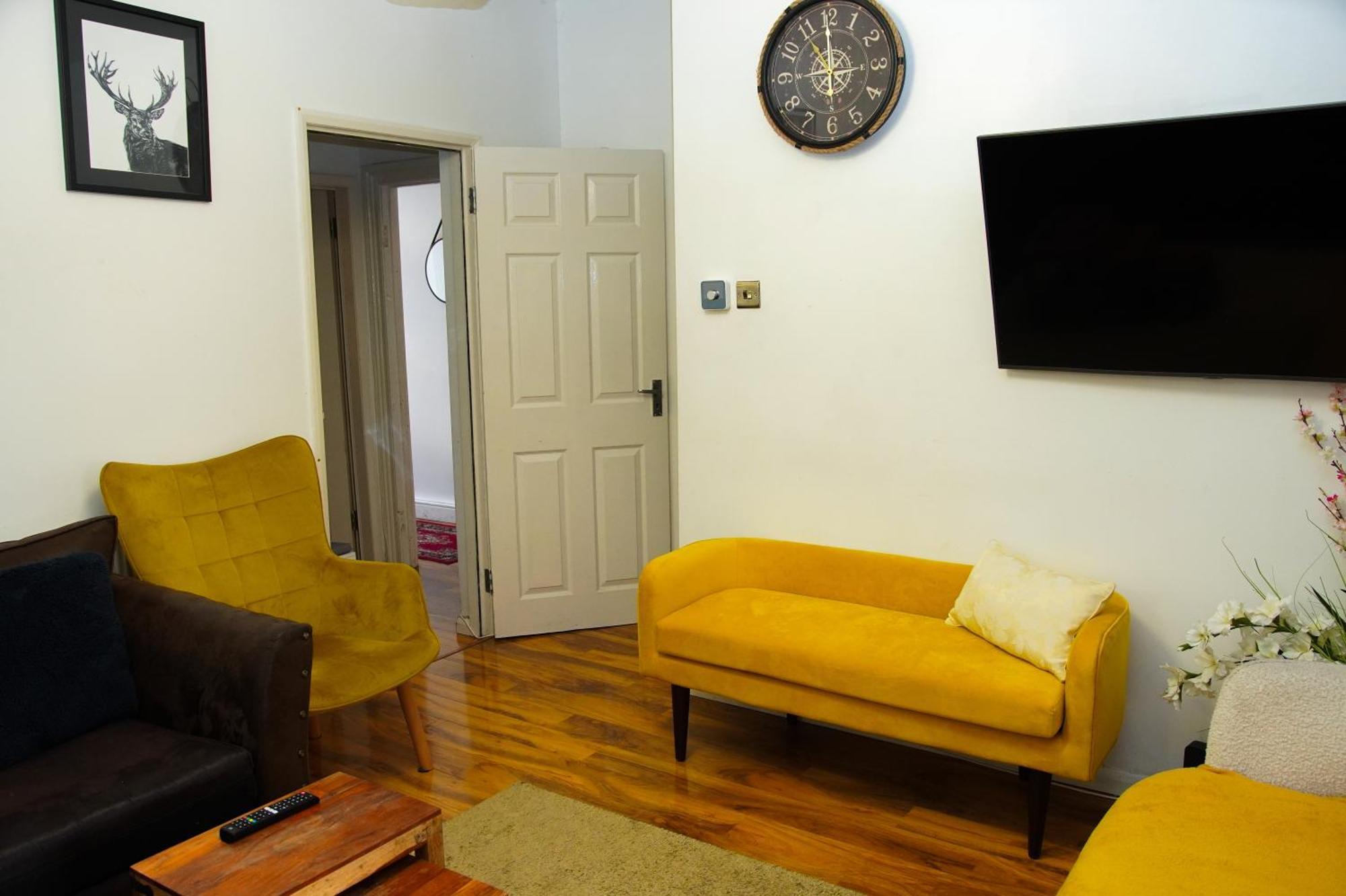 5 Bedroom House Near Cardiff City. Exterior photo